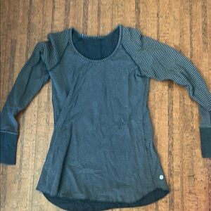 Reversible lululemon long sleeve light sweater